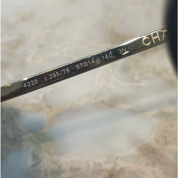 Chanel Gold Mirror Aviator Sunglasses. Excellent like new condition. - Picture 5 of 12